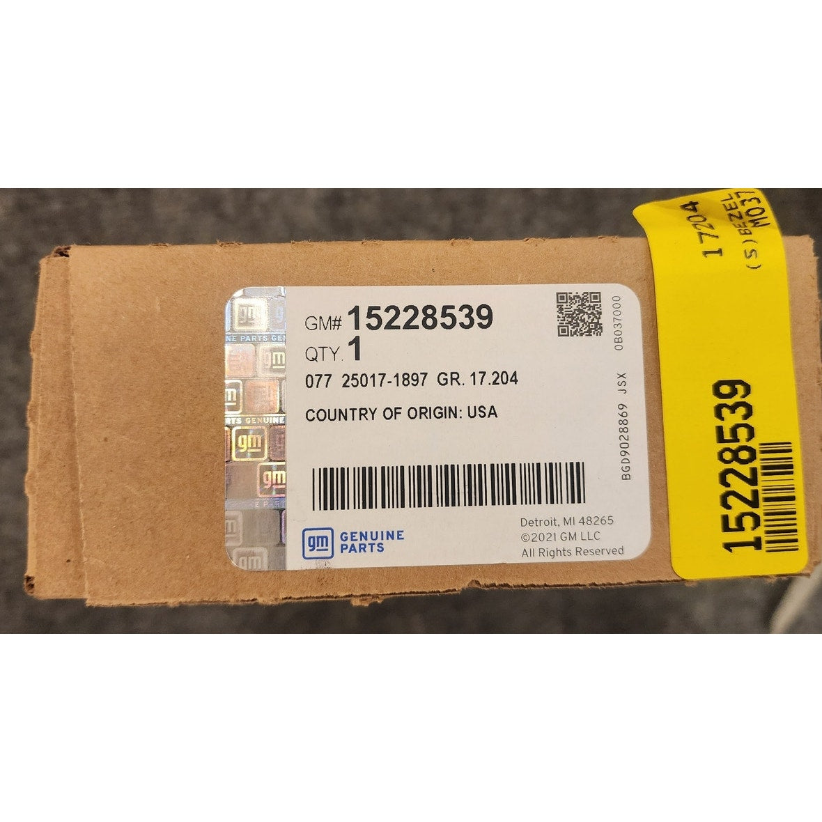 Genuine GM Tailgate Handle Bezel 15228539 OEM New