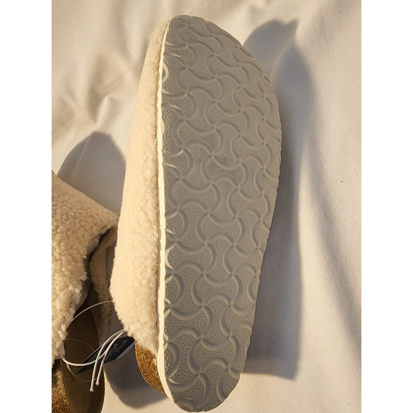 BEV FLATS - Contoured Footbed for added support- CREAM - 8 - Universal Thread