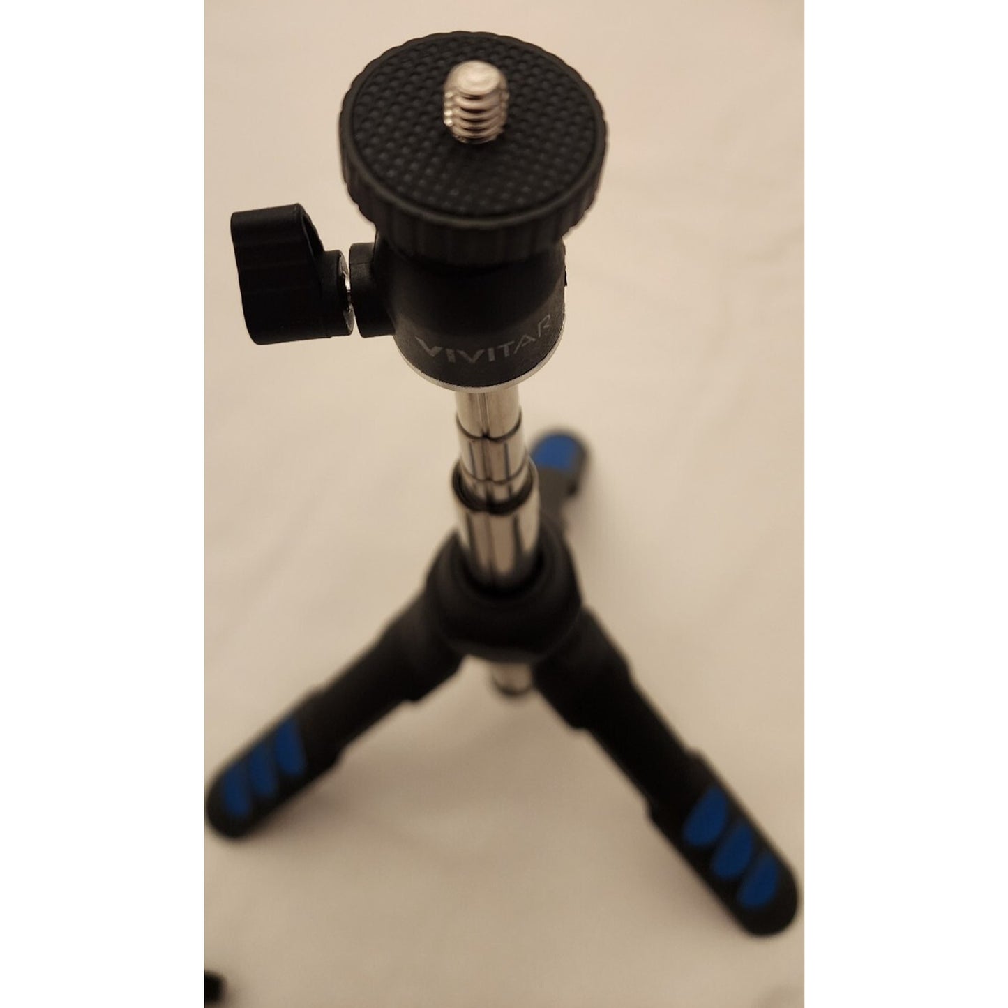 Vivitar Small Desk Tripod - 8 " - extends to 35", Tripod Only - New