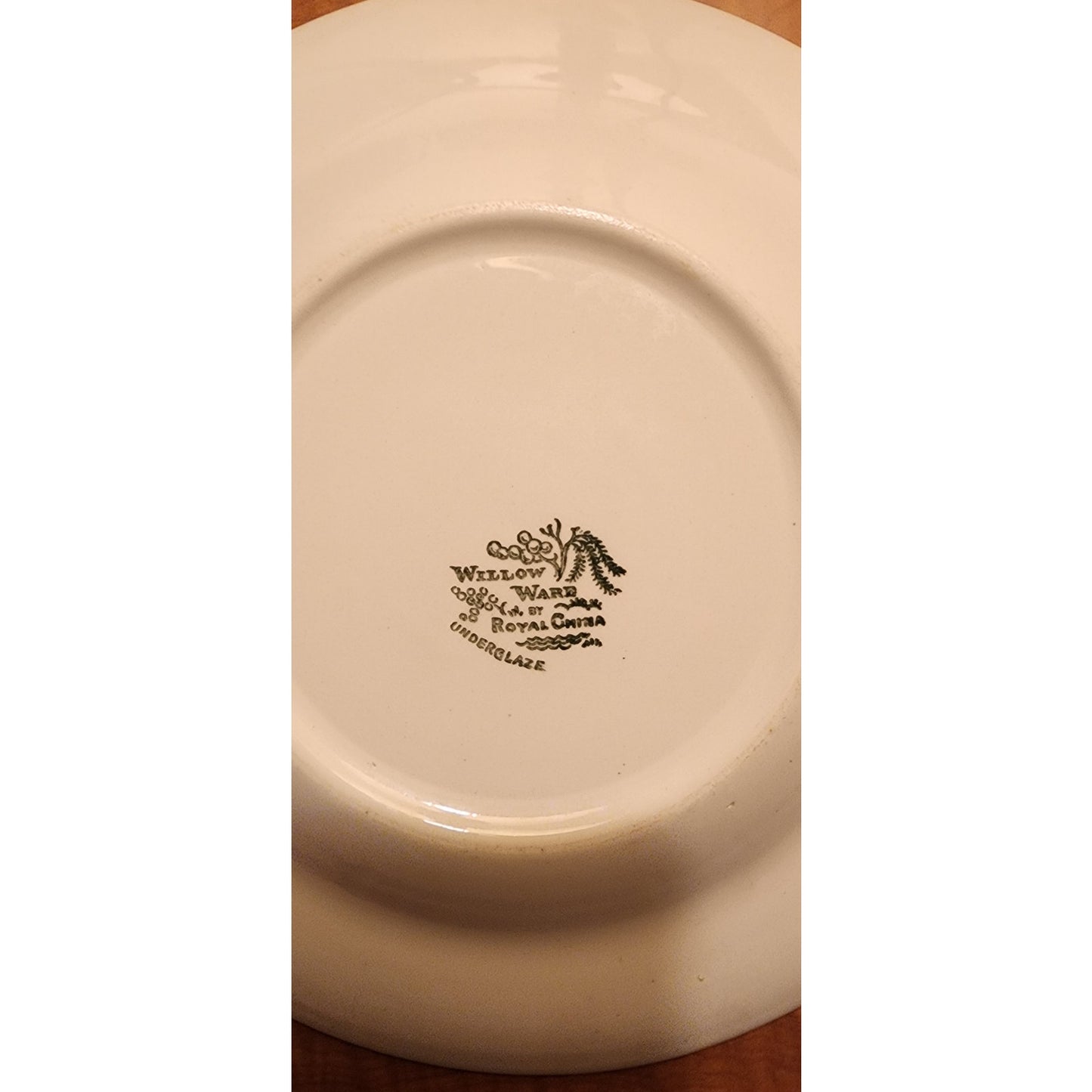 Willow Ware Royal China Underglaze Blue/White Dinner 9 inch Plate - Firing Flaw