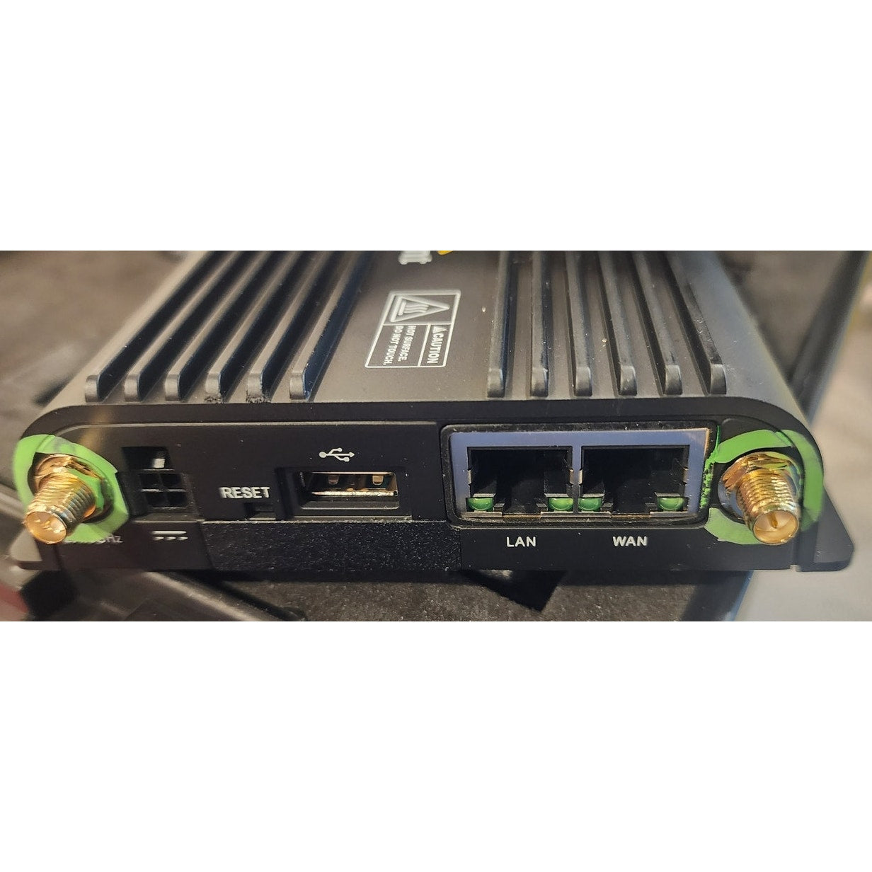 Cradlepoint R500 PLTE Router Kit w/ Case, Antennas & Power
