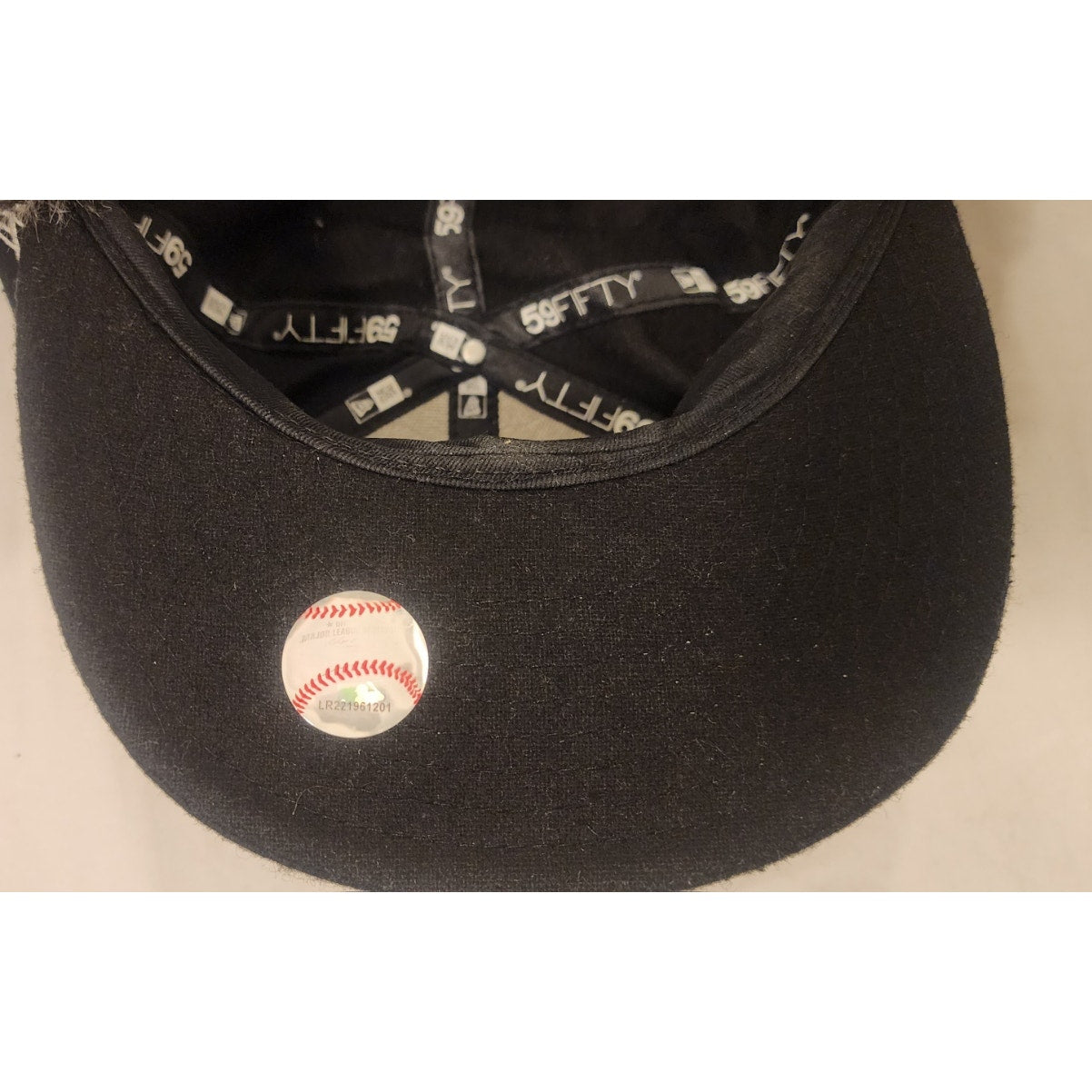 New Era 59FIFTY Atlanta Braves Trapper Fitted Hat Size 8 Fur Ear Flaps