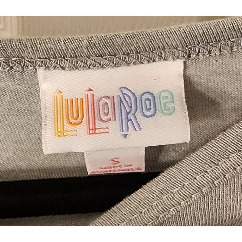 LuLaRoe Randy Tee NWT Women’s Small Gray Raglan Patterned Sleeves