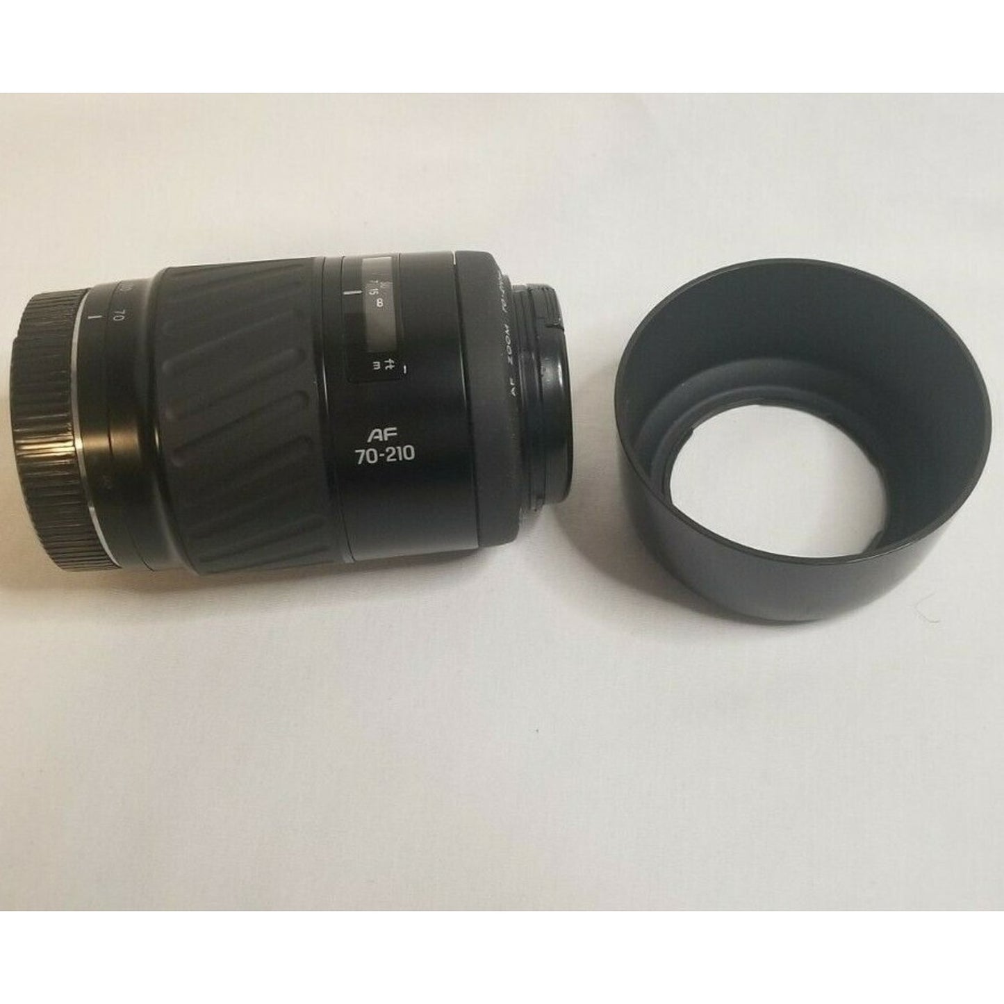 Minolta AF 70-210 Telephoto Zoom Lens - 1:4.5 (22) - 5.6 - With Hood