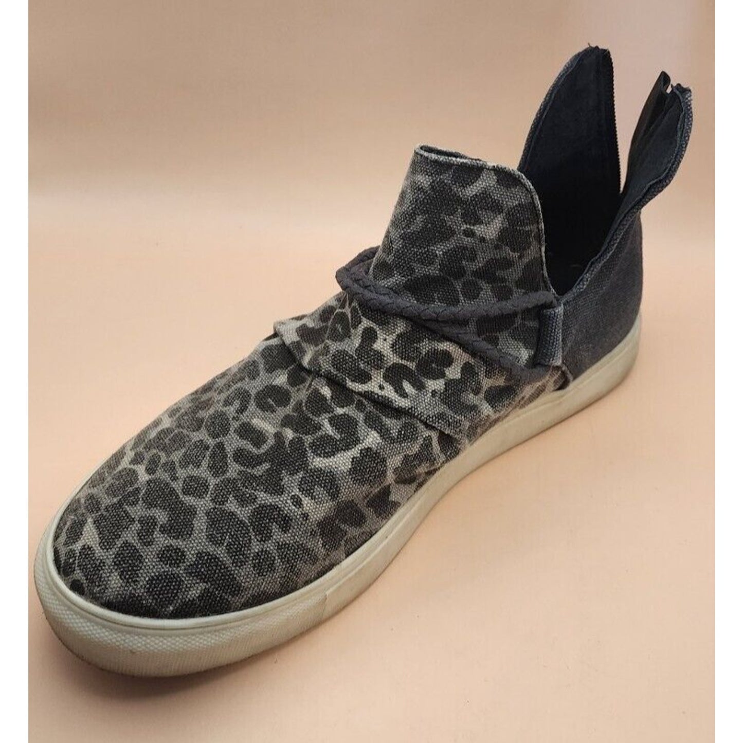 VERY G - ANKLE BOOTS SNEAKER SHOES - LEOPARD ANIMAL PRINT - Size 9