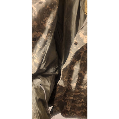 US Army Cold Weather Field Coat UCP – Medium Regular – Insulated