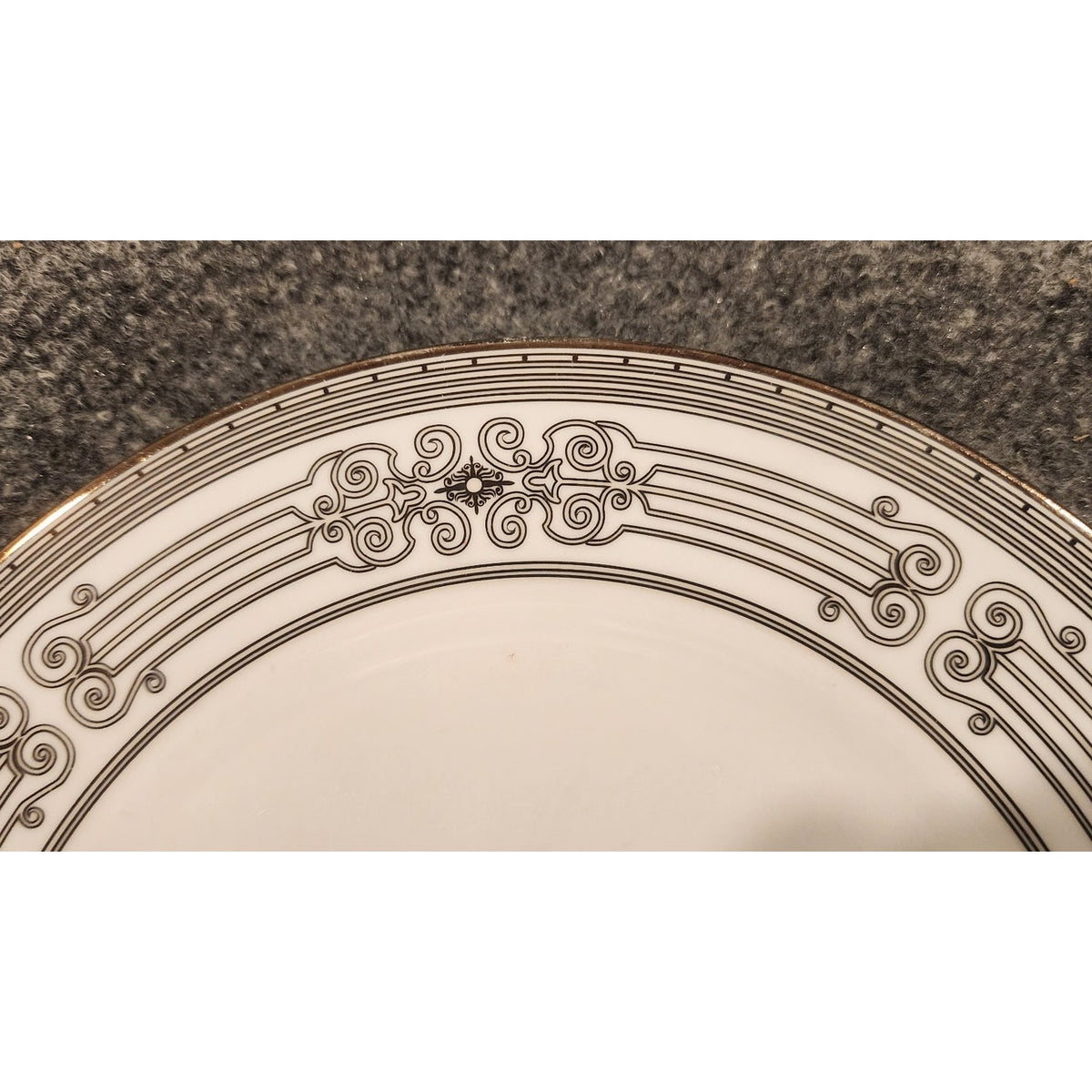 Set of 4 Colin Cowie Salad Plates Silver Trim White Pattern Good