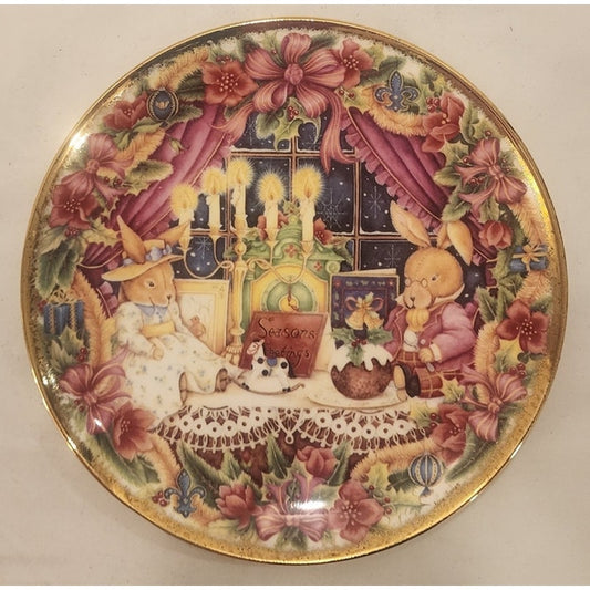 Royal Albert Season’s Greetings Bone China Christmas Plate Decorative Gold Rim