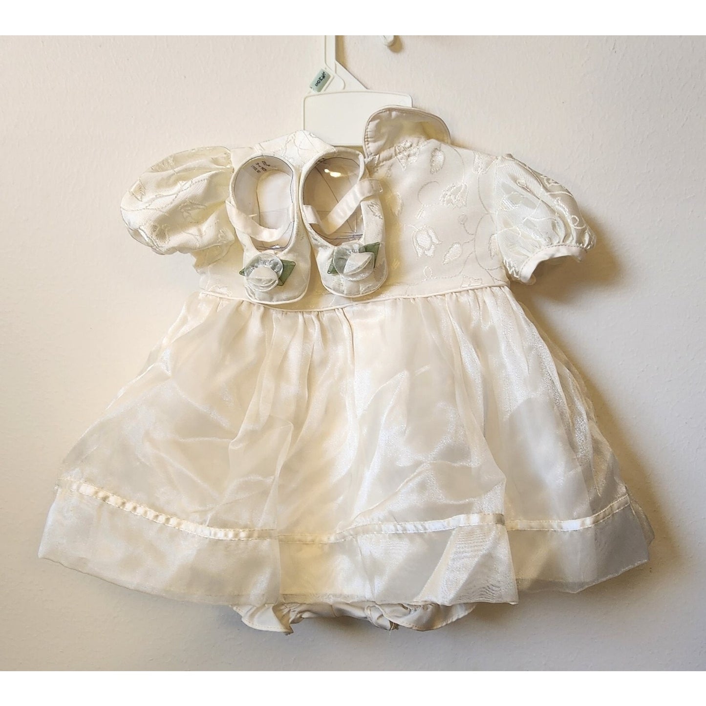 Vintage - Off White Baby Togs Girls Dress w/shoes - 3-6 Mo - Party/Formal
