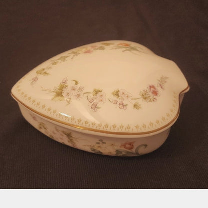 Vintage Wedgwood Mirabelle Fine Bone China Oval Trinket Dish Pin Tray England