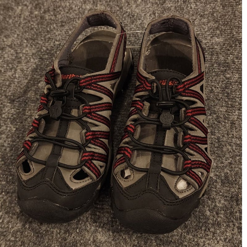 Northside Mens Size 3 Gray Red Closed Toe Heel Strap Sandals NWOT