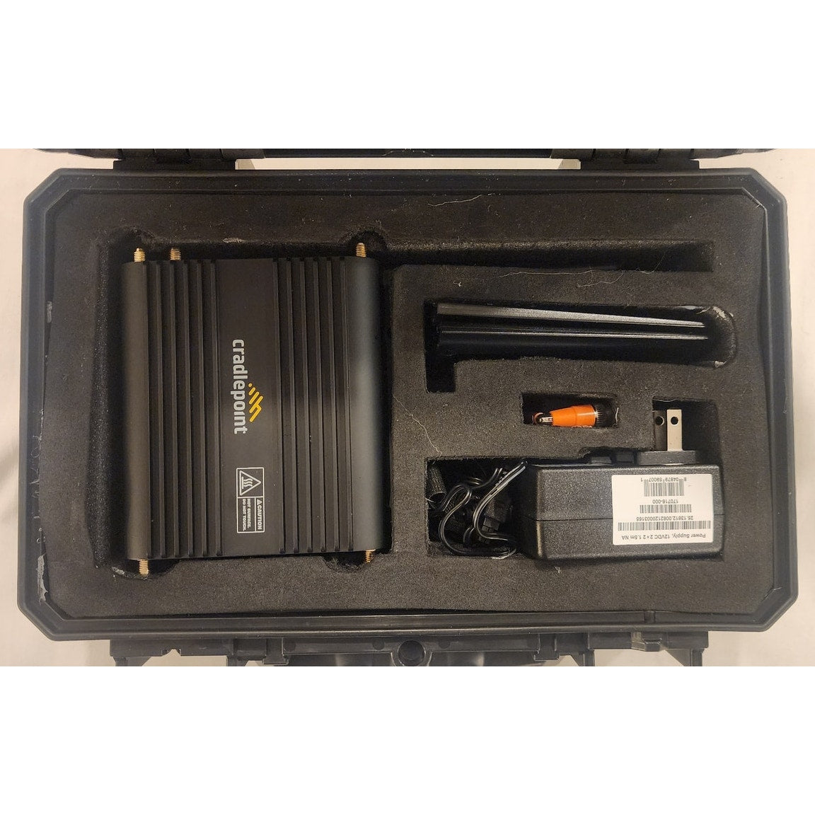 Cradlepoint R500 PLTE Router Kit w/ Case, Antennas & Power