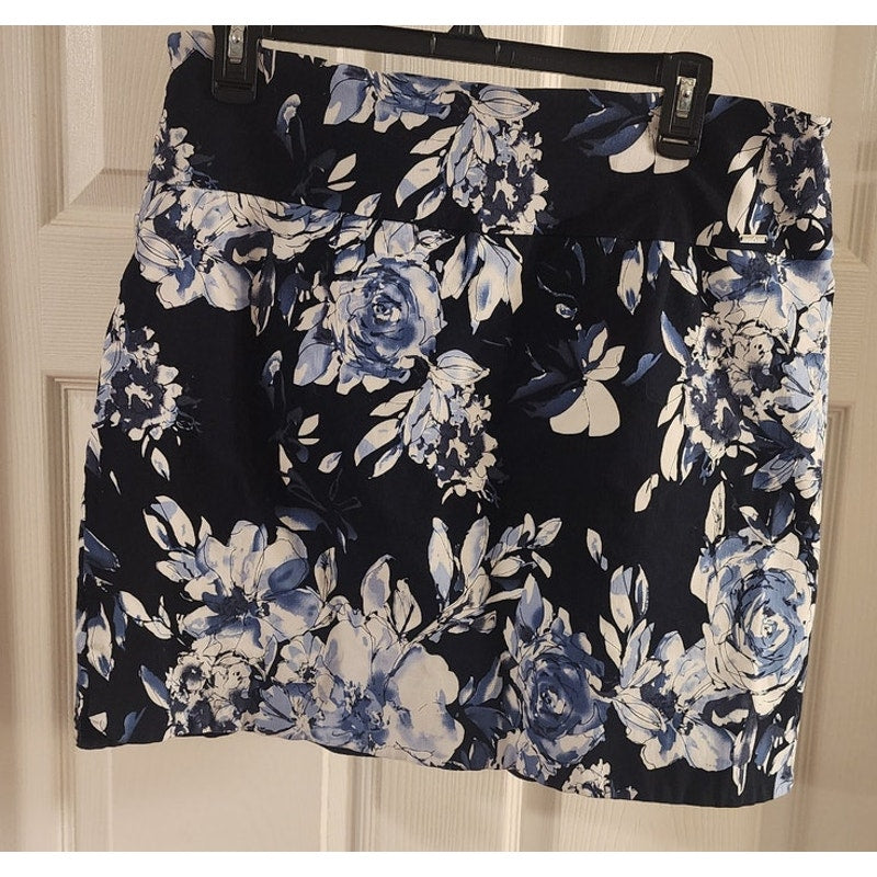 S.C. & CO. - Blue and White Skorts - Cute - Great Shape - XL