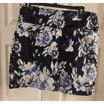 S.C. & CO. - Blue and White Skorts - Cute - Great Shape - XL