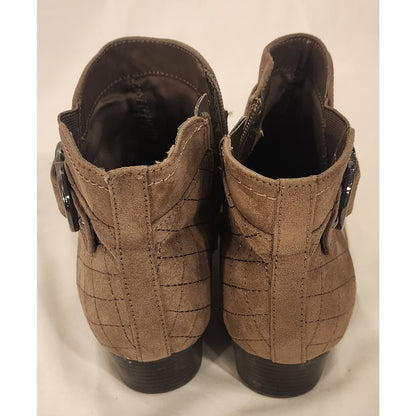 Unisa Women's 8.5 M Taupe Quilted Ankle Boots Side Zip Buckle Low Heel