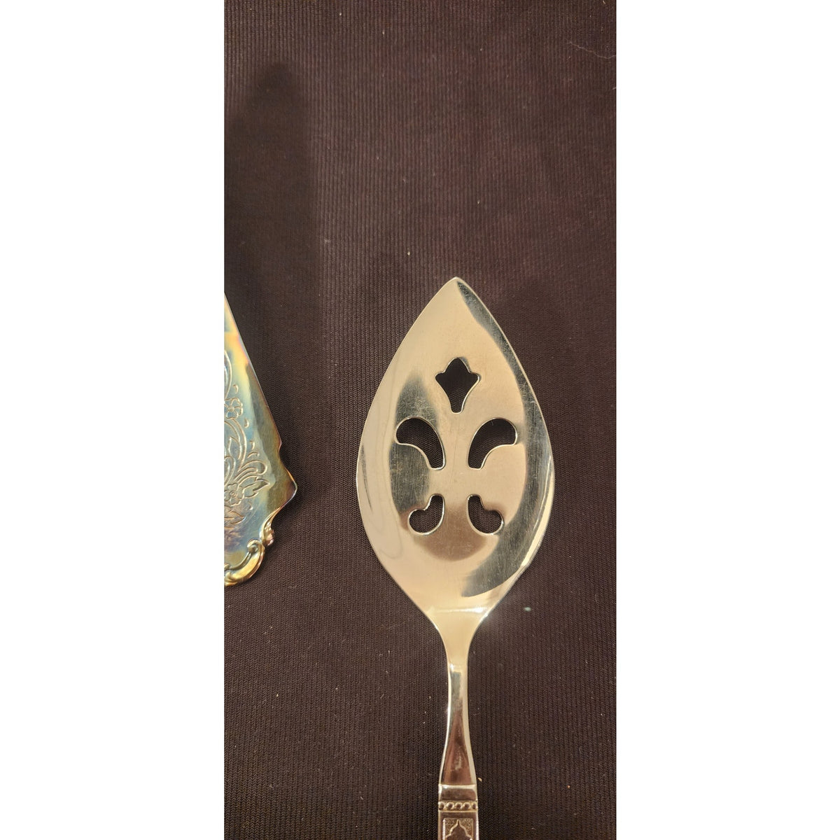 Vintage Serving Lot of 3 Community Silverplate IS Plate Distinction Stainless