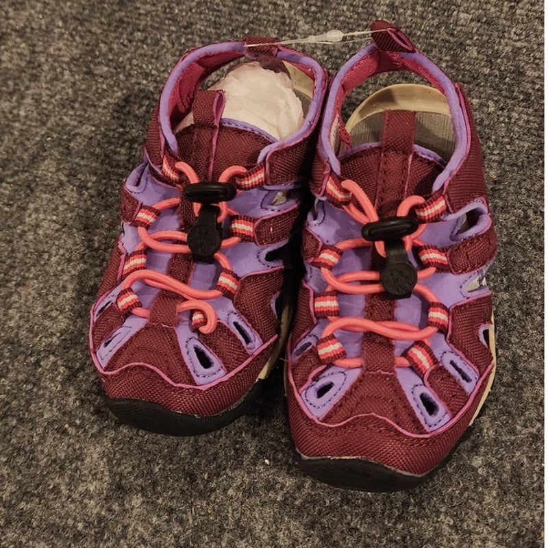 Northside Kids Size 8 Maroon Purple Closed Toe Heel Strap Sandals