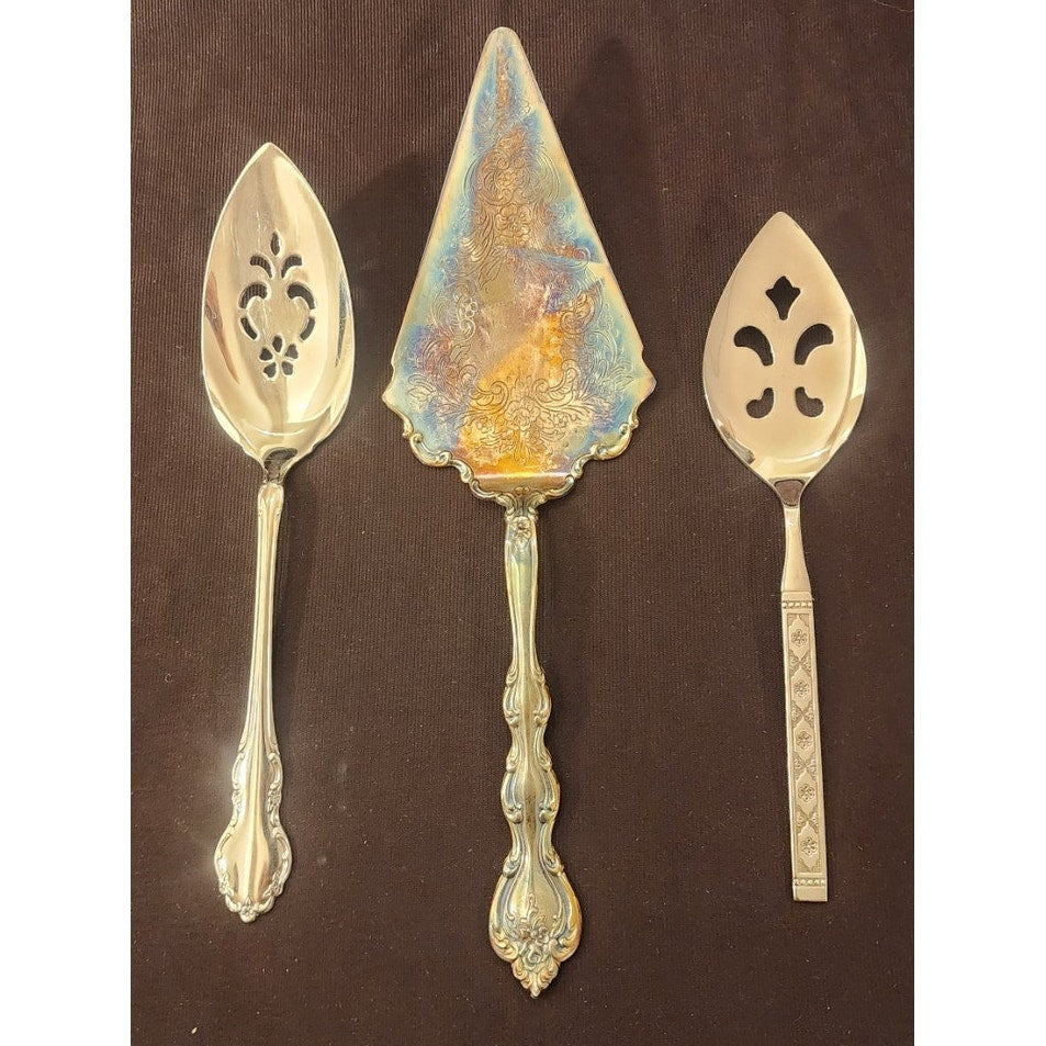 Vintage Serving Lot of 3 Community Silverplate IS Plate Distinction Stainless