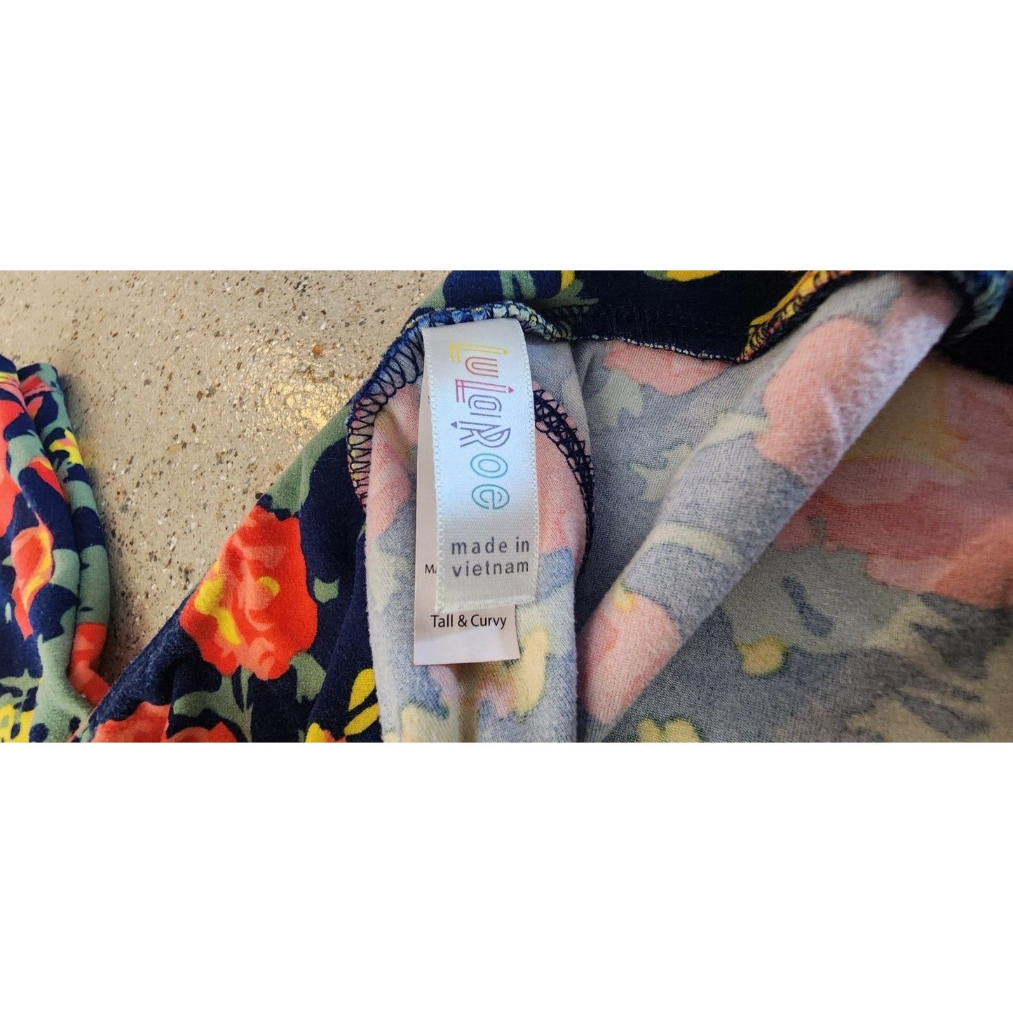 LuLaRoe TC Leggings - "Navy Flowery" CUTE! - Buttery Soft - Wide Waistband