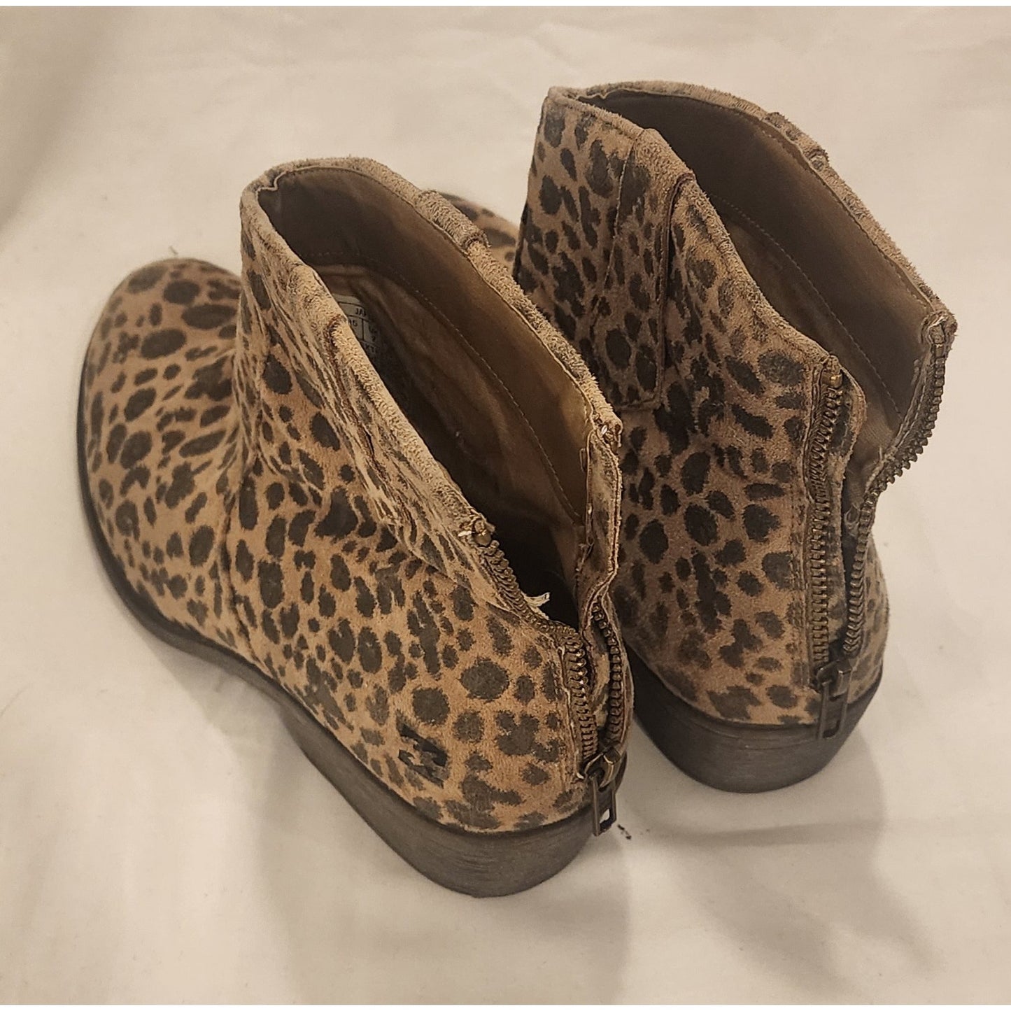 Billabong Leopard Print Ankle Boots Women’s Size 9
