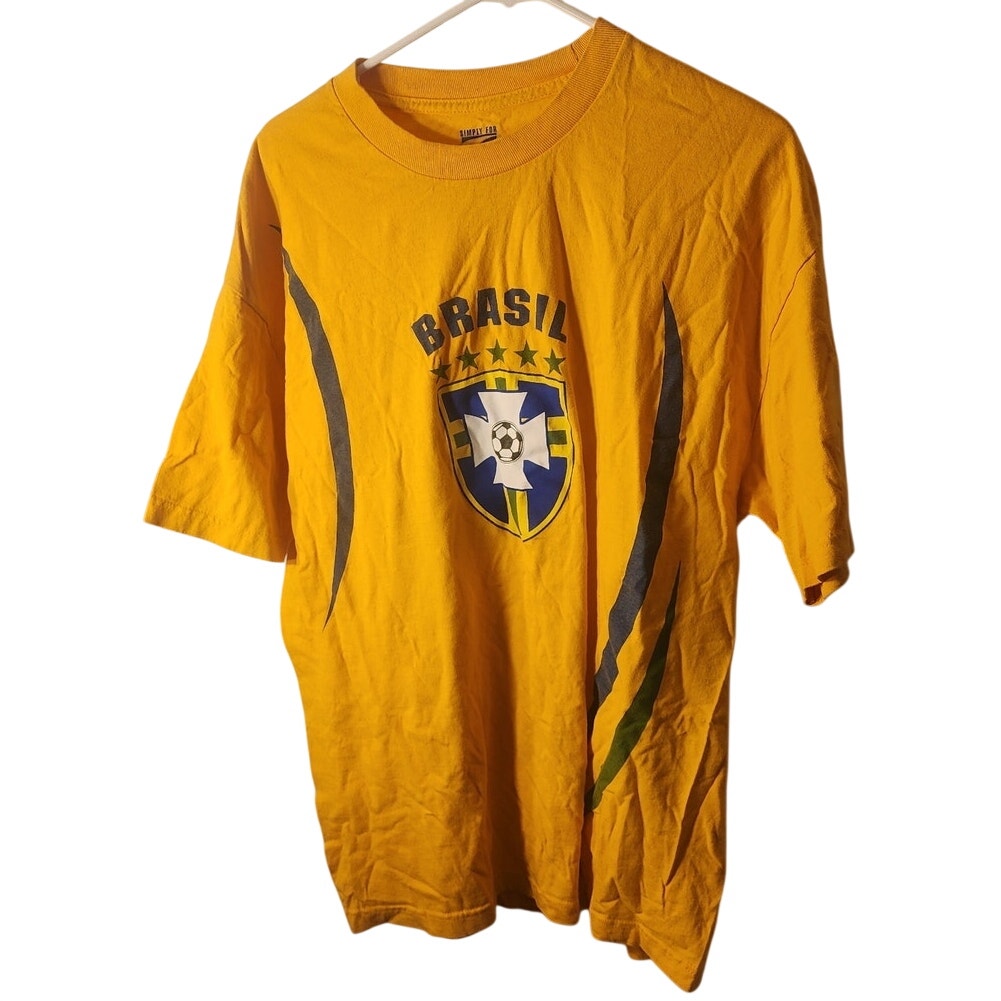 Vintage Simply For Sports Brazil Soccer Graphic T-Shirt Men's Large Yellow Tee