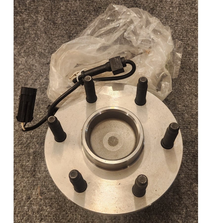 CRS NT515054 Front Wheel Hub Bearing Assembly Chevy Silverado Sierra