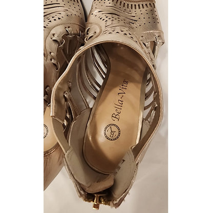 Bella Vita Kortez Gold Metallic Laser Cut Block Heel Sandals Women's 7.5M