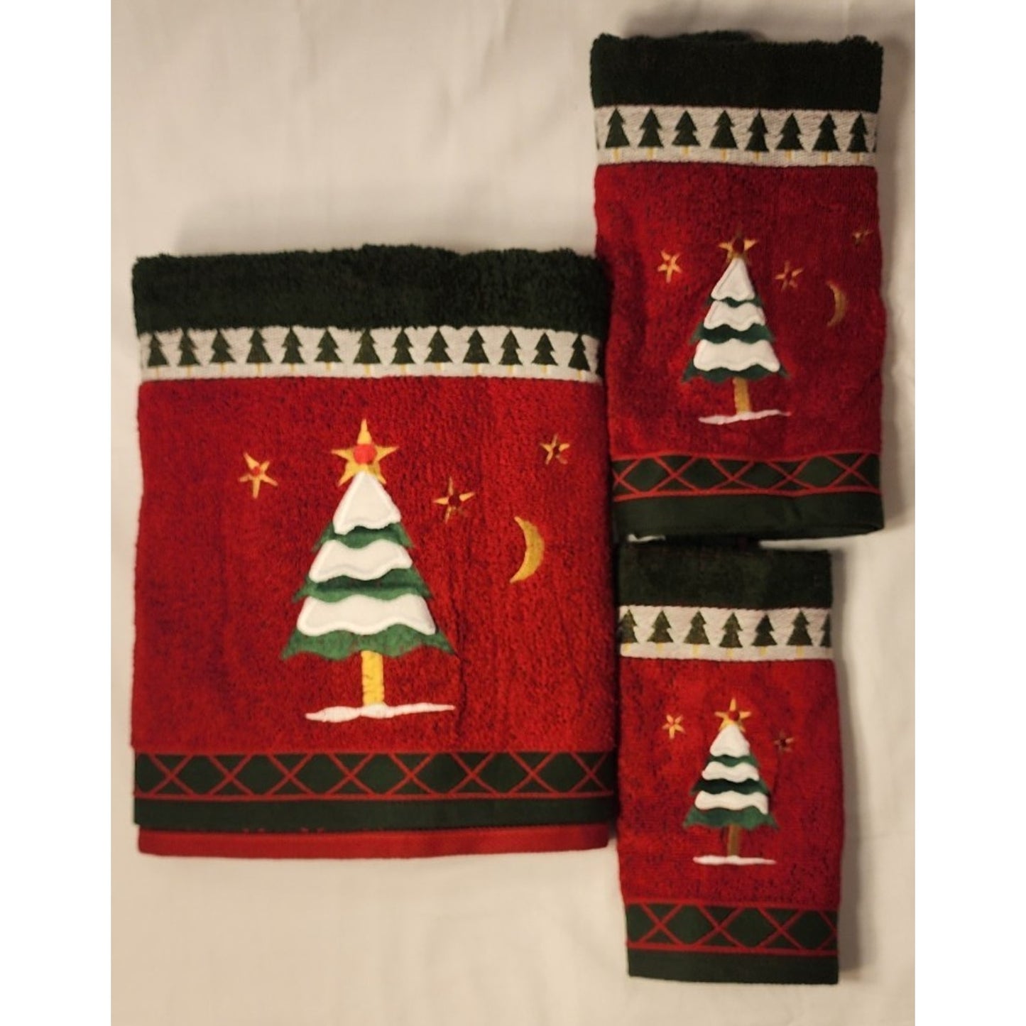 New - Vintage 3 PC SET - Embroidered Red, Green, White - Tree & Stars -Towel set