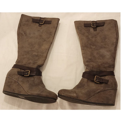City Classified Taupe Knee High Wedge Boots Buckle Strap Detail Women's Size 9