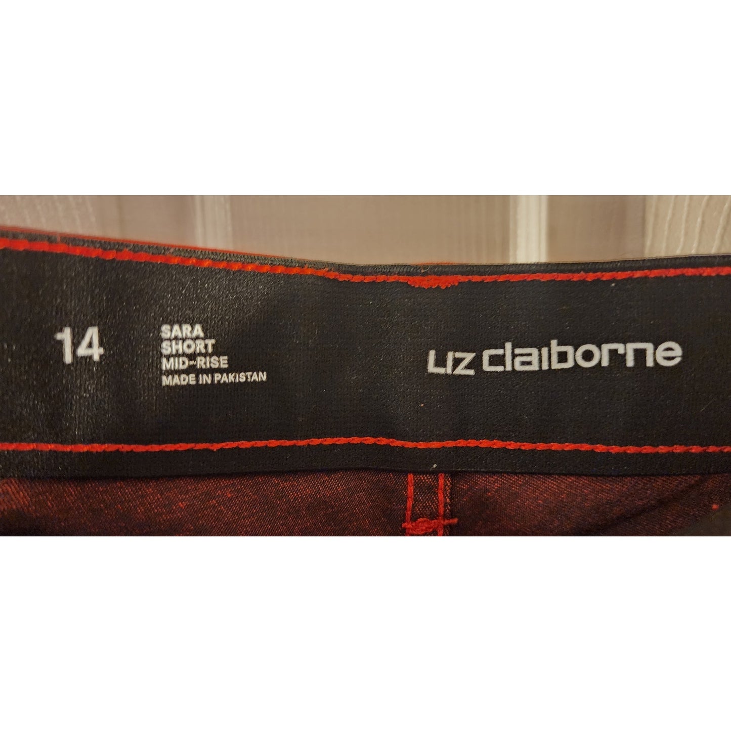 Liz Claiborne - Mid Rise - Sara Shorts in Red - Size 14
