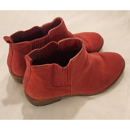 Journee Collection Red Faux Suede Ankle Boots Booties Block Heel Chelsea Style