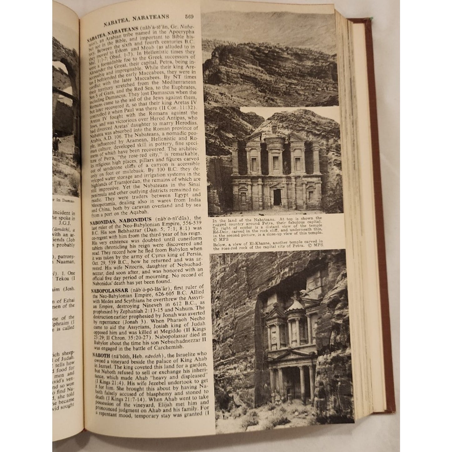 Zondervan - Pictorial Bible Dictionary - 1965 - Hardcover - Vintage