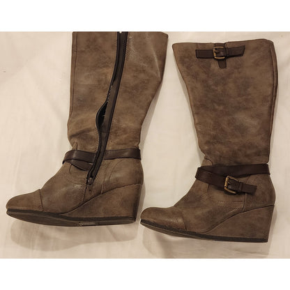 City Classified Taupe Knee High Wedge Boots Buckle Strap Detail Women's Size 9