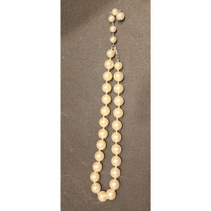 Vintage - Faux Pearl - Knotted Choker Necklace - Silver Tone Clasp - Elegant