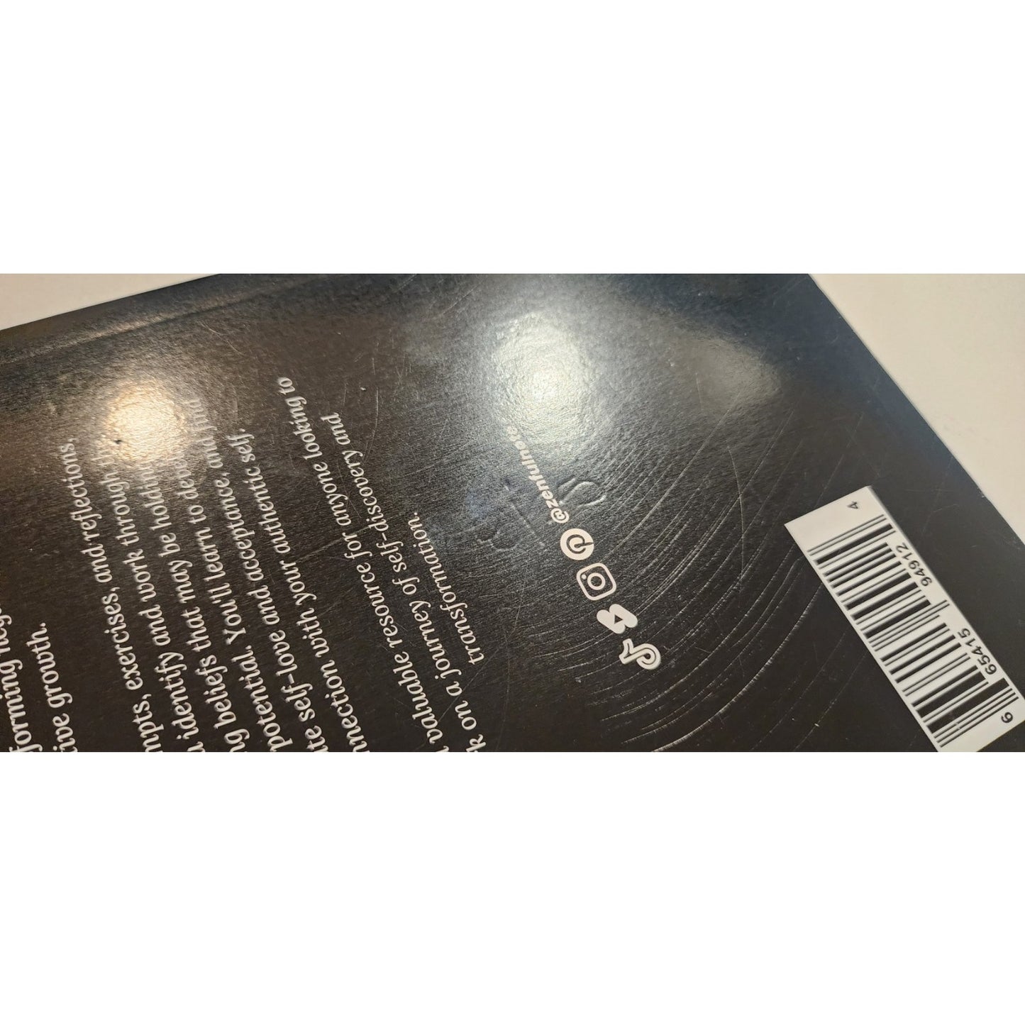 The Shadow Work Journal - a Guide to Integrate and Transcend Your Shadows