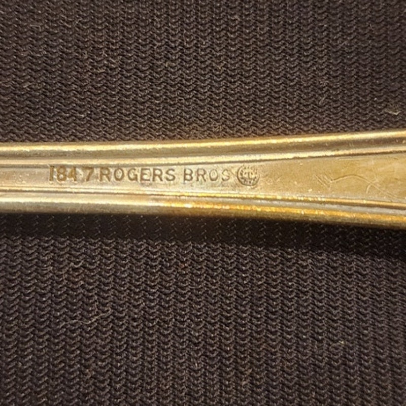 Vintage 1847 Rogers Bros Silverplate Flatware Set 42 Pc Original Red Cloth Bags14
