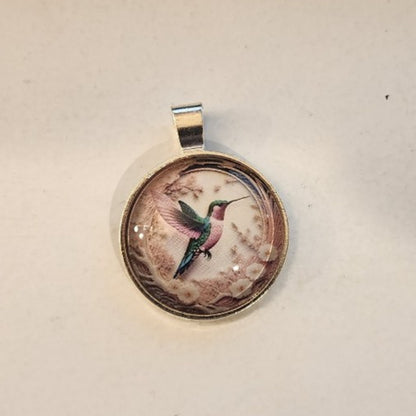 COLORFUL HUMMINGBIRD Pendant Silver colored necklace - 20"