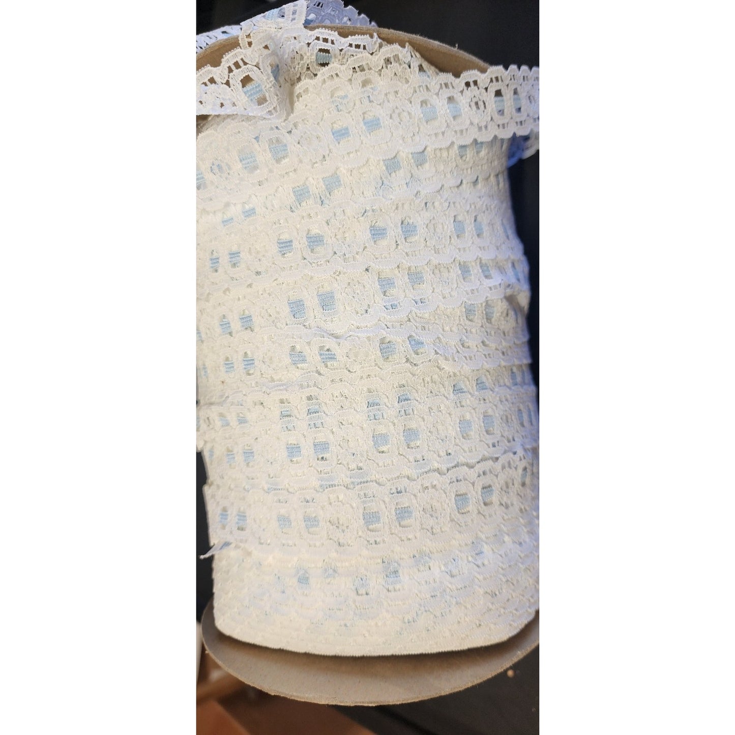 300 Yards- White/Blue Lace Trim - 7/8" - Native Textiles Col1/BL.R56600