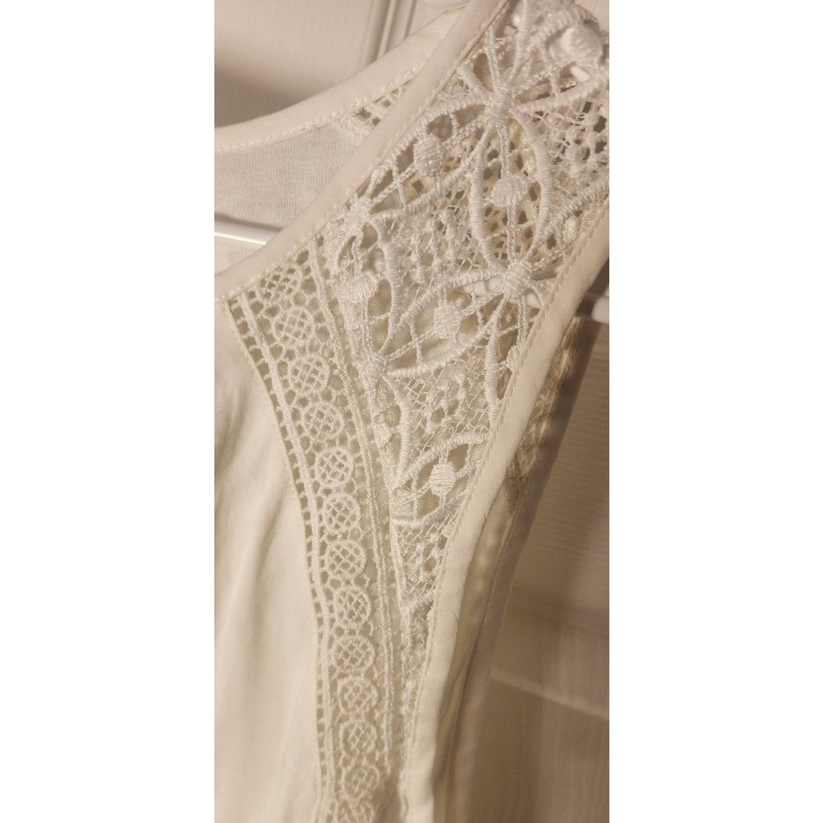 LOFT Ann Taylor Medium White Cutwork Lace Sleeveless Top Blouse