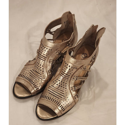 Bella Vita Kortez Gold Metallic Laser Cut Block Heel Sandals Women's 7.5M