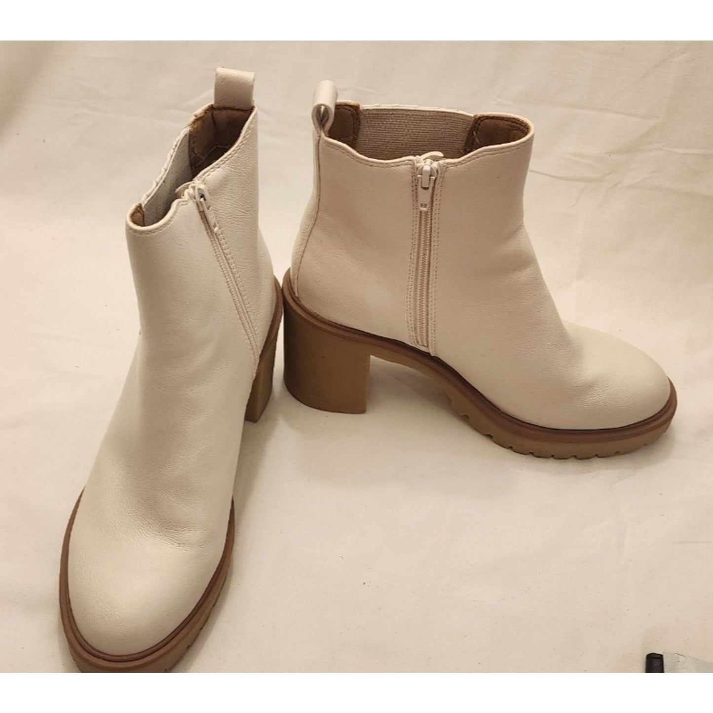 DV Dolce Vita - Jetta Ankle Platform Boots - women’s 9M - cream white/tan heel