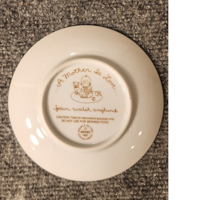 Vintage 1987 Avon Mothers Day Plate A Mother Is Love Porcelain Boxed