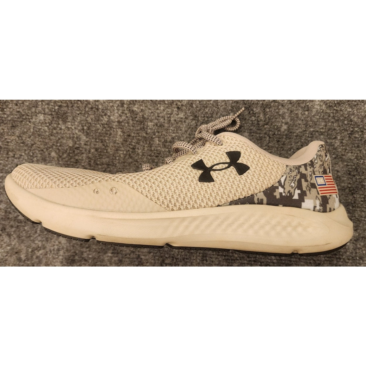 Under Armour Mens Athletic Running Shoes Size 11 Lightly Used