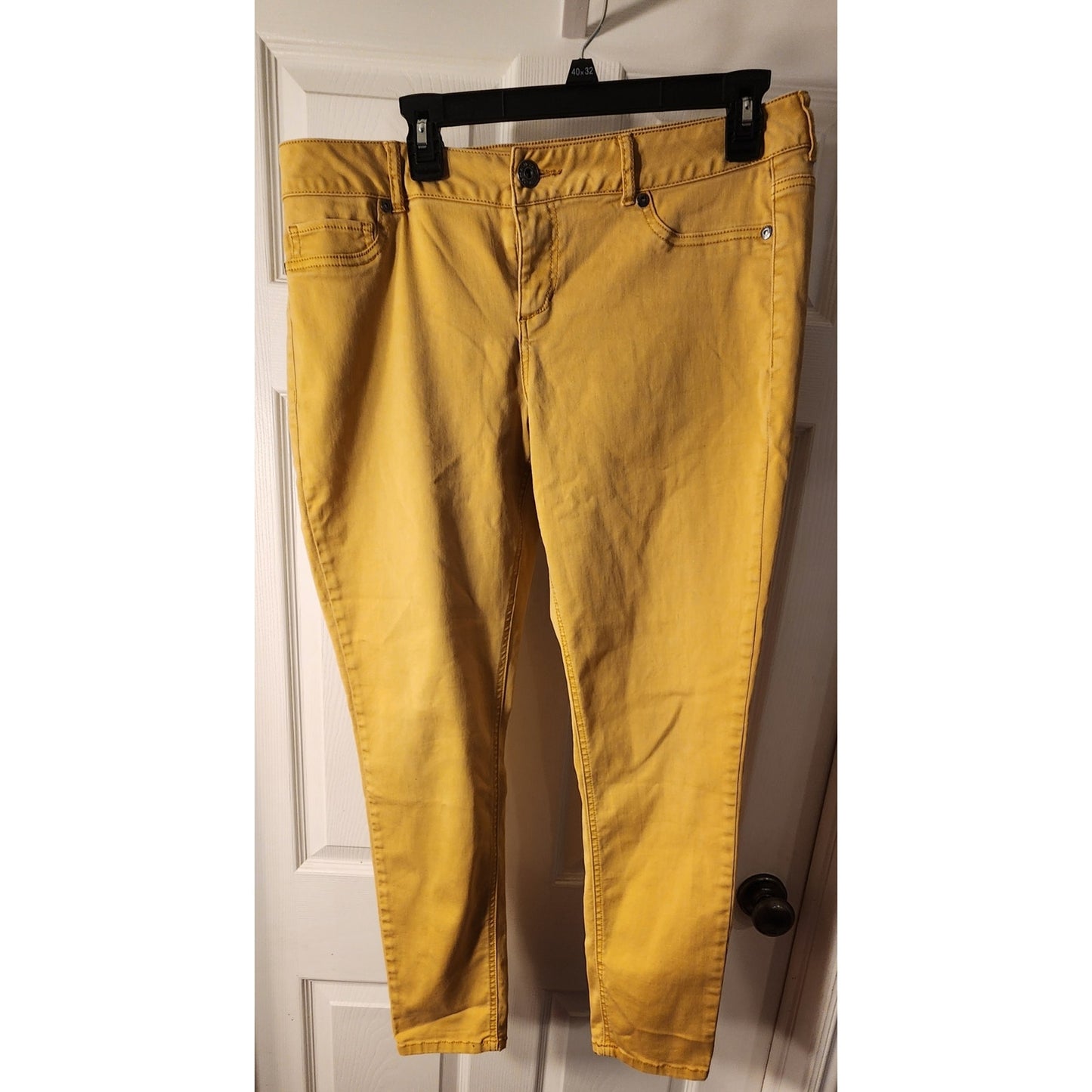 Maurices Yellow Stretch Denim Pants – Size L‑S – Women’s Skinny Fit