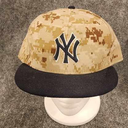 New Era 59Fifty New York Yankees Camo Fitted Hat Cap Size 8 Used