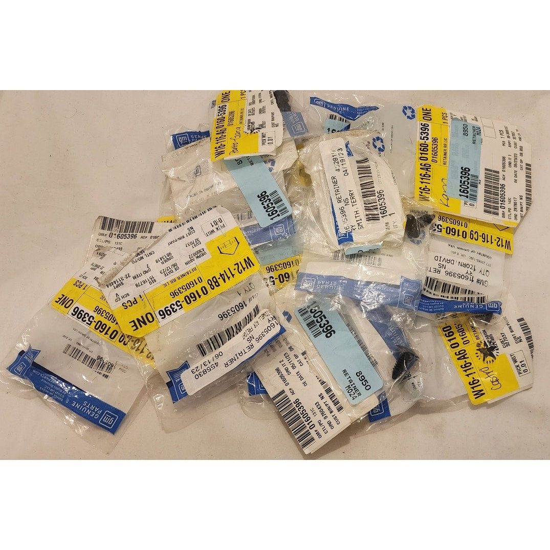 Lot of 16 New Genuine GM Multi Purpose Retainer Clips 01605396 Fender Liner Trim