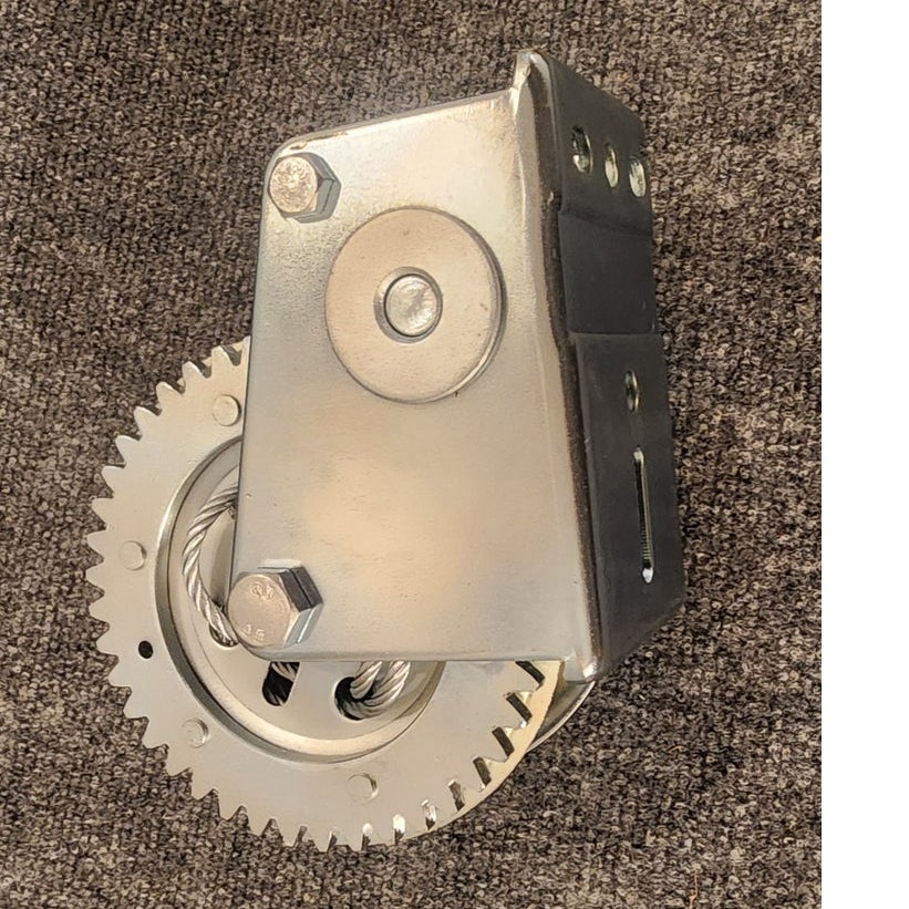 2000 Lb Heavy Duty Hand Crank Winch with Hook and Handle Unused Surplus