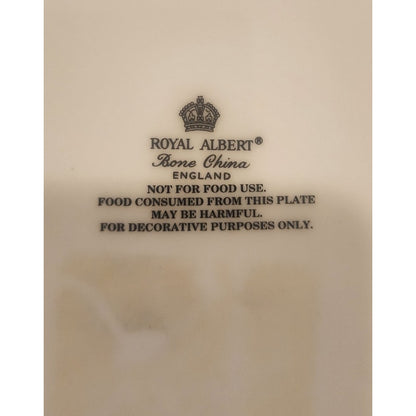Royal Albert Season’s Greetings Bone China Christmas Plate Decorative Gold Rim