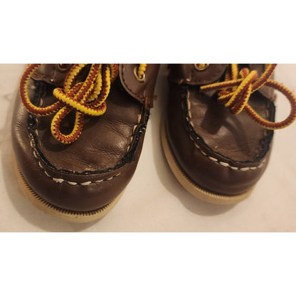 OshKosh B’gosh Toddler Boat Shoes Brown – Size 7 – Good Condition