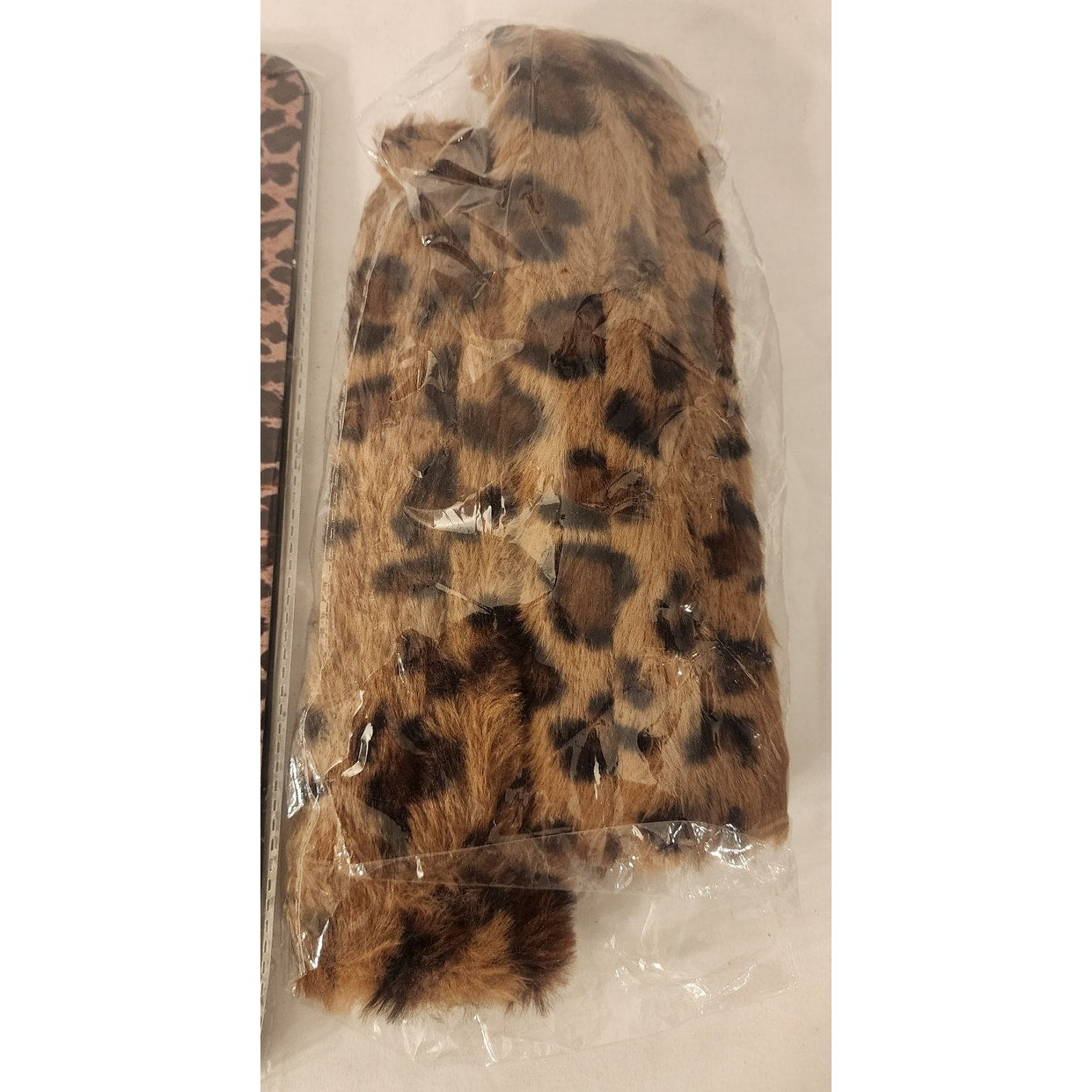 Cheetah Print Car Accessory Set – Plate Frame, Shoulder Covers, Cup Inserts